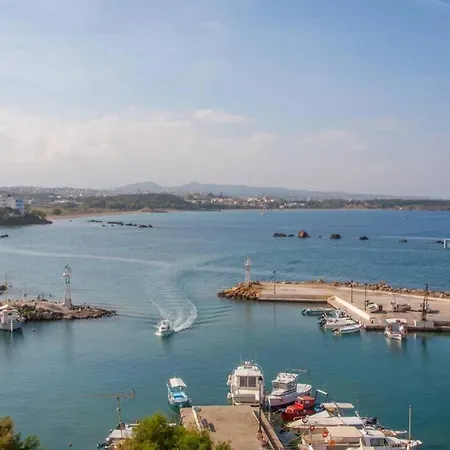 Апартаменты Sea & Town Getaway