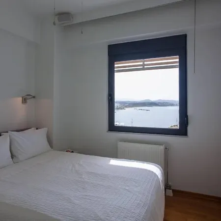 Sea & Town Getaway 하니아