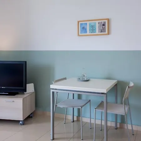 Apartman Sea & Town Getaway *