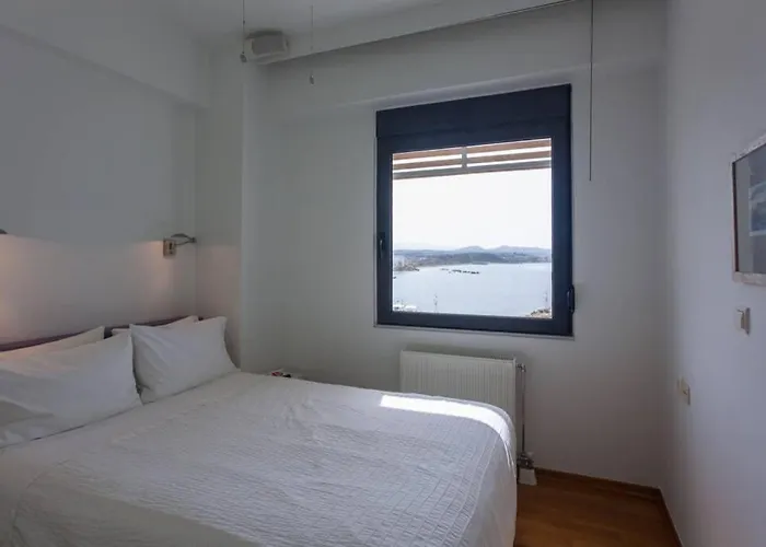 Sea & Town Getaway 하니아