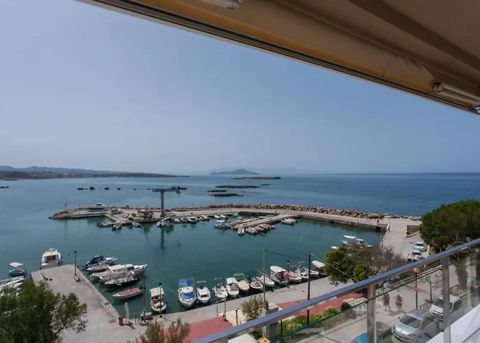 Sea & Town Getaway 아파트